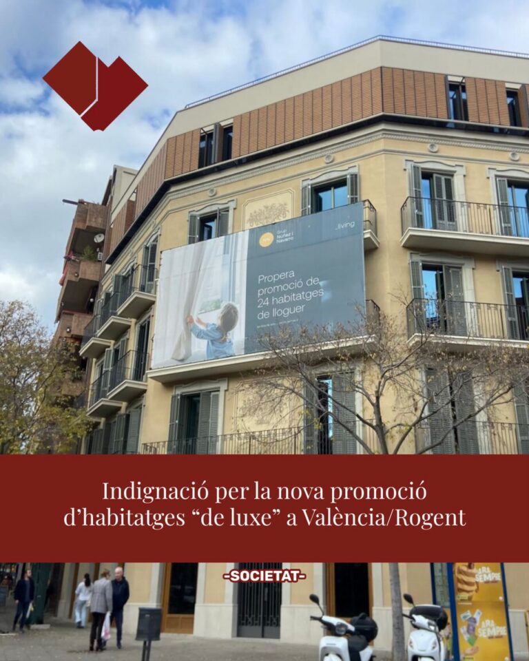 Instagram post from elclotenc. This post is in position 14.